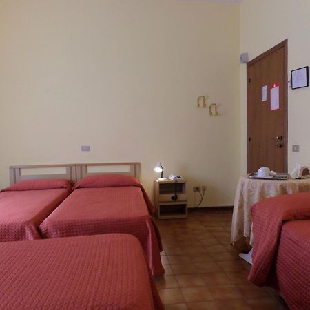 Hotel Delizia Genovese Montecatini Terme Exterior foto