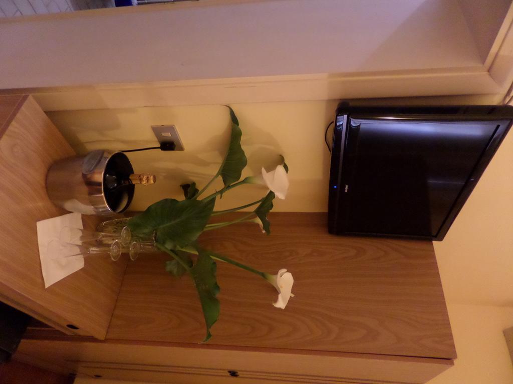 Hotel Delizia Genovese Montecatini Terme Habitación foto